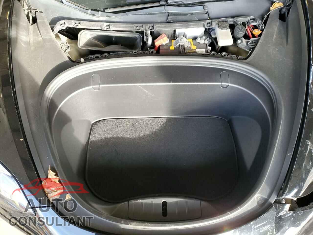 TESLA MODEL 3 2018 - 5YJ3E1EAXJF152375