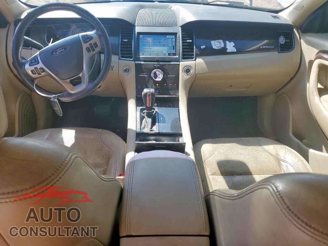 FORD TAURUS 2017 - 1FAHP2F84HG102482