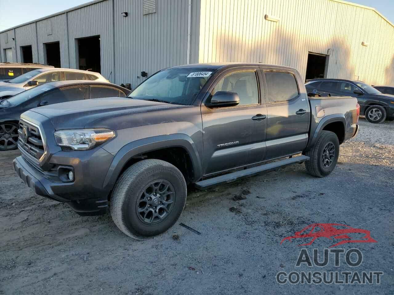 TOYOTA TACOMA 2018 - 5TFAZ5CNXJX068653