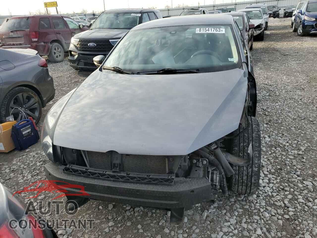 VOLKSWAGEN PASSAT 2015 - 1VWAT7A32FC003032