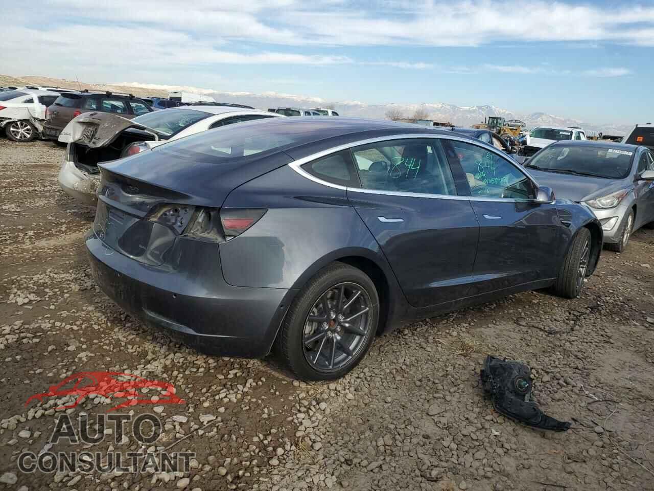 TESLA MODEL 3 2018 - 5YJ3E1EB7JF144792