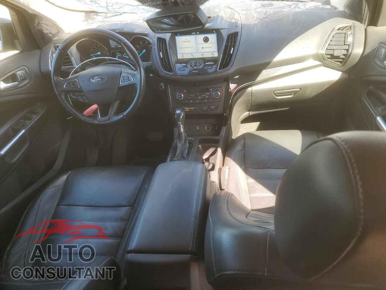FORD ESCAPE 2017 - 1FMCU9J90HUC98973