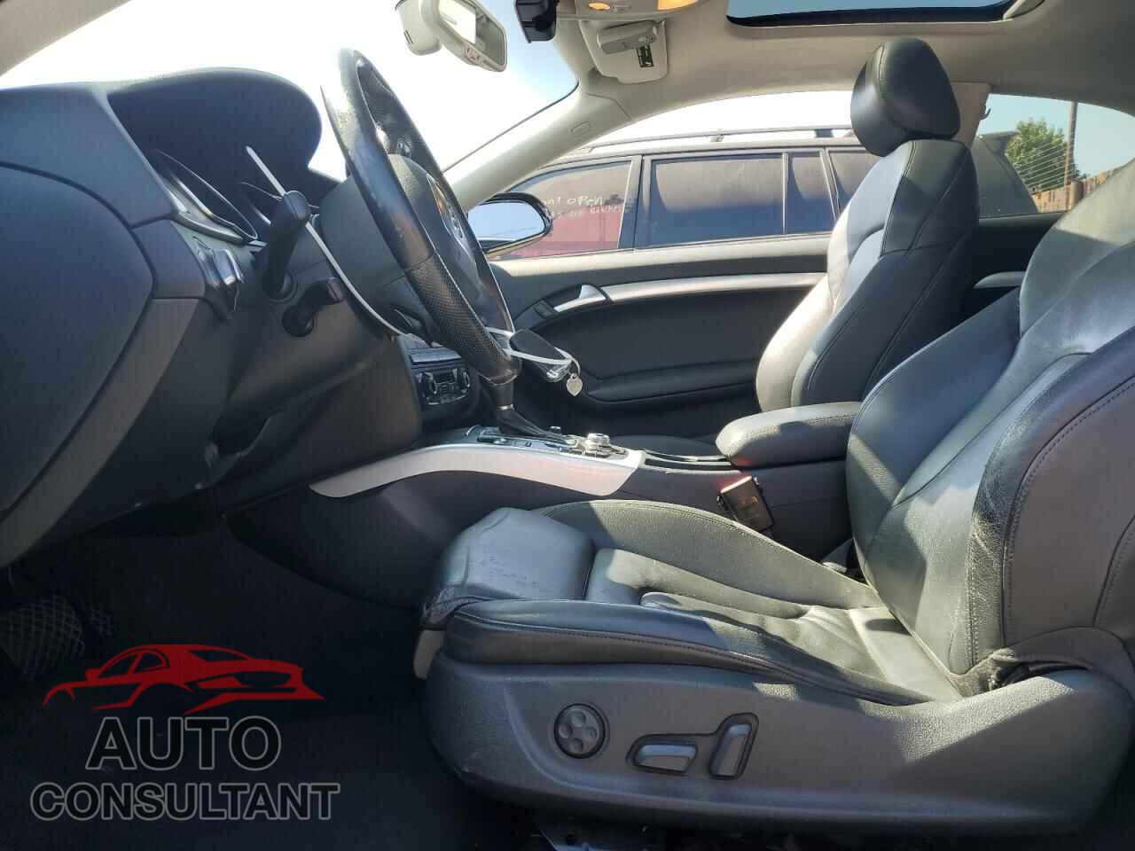 AUDI A5 2011 - WAULFAFR7BA026323