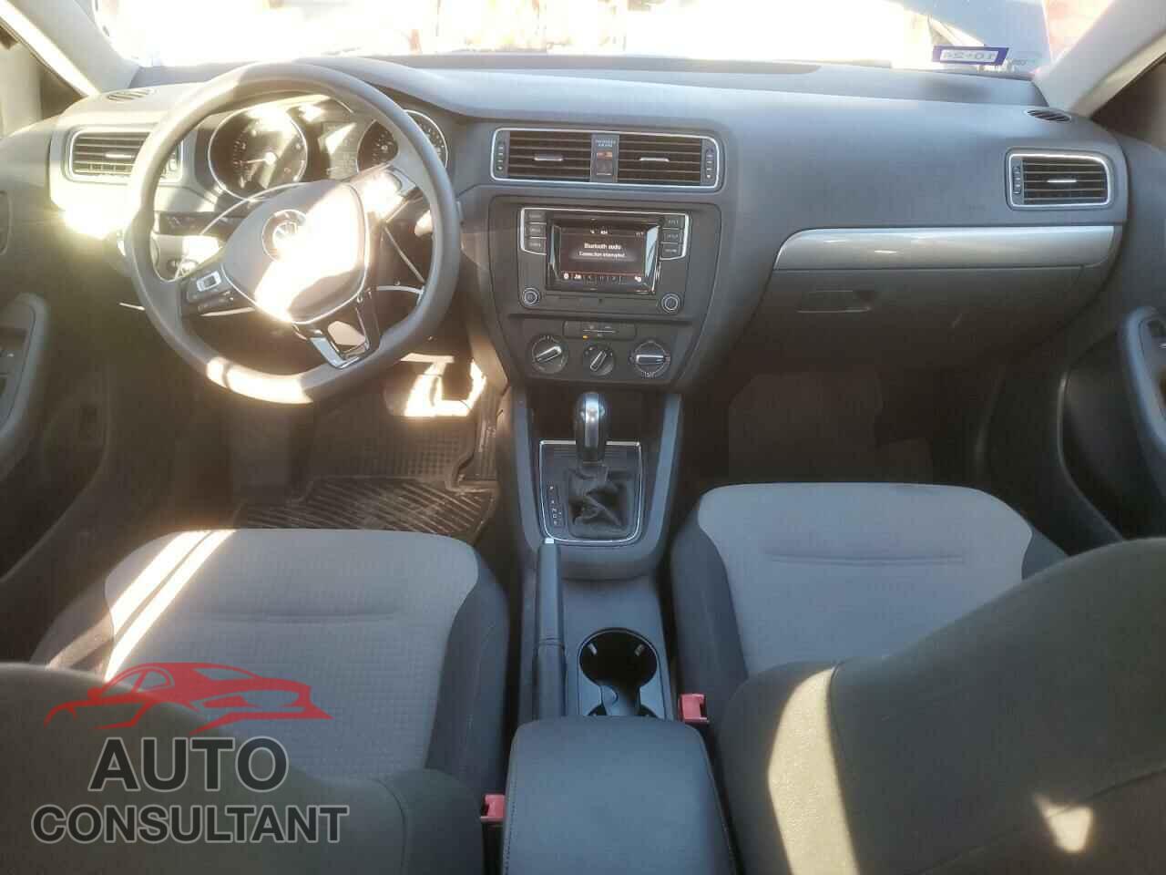 VOLKSWAGEN JETTA 2017 - 3VW2B7AJ9HM407646