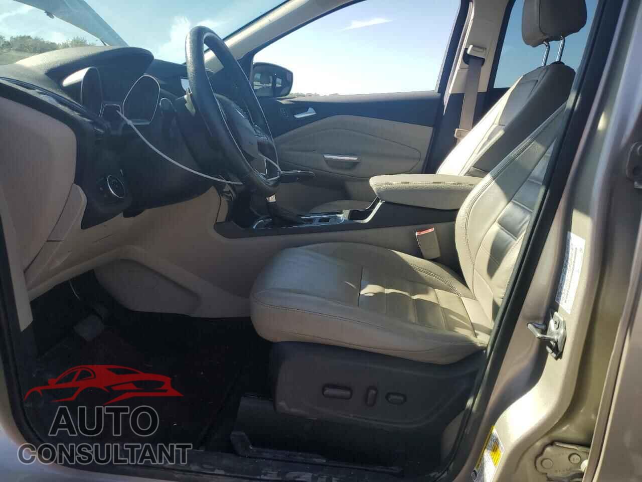 FORD ESCAPE 2017 - 1FMCU9JD2HUB33446