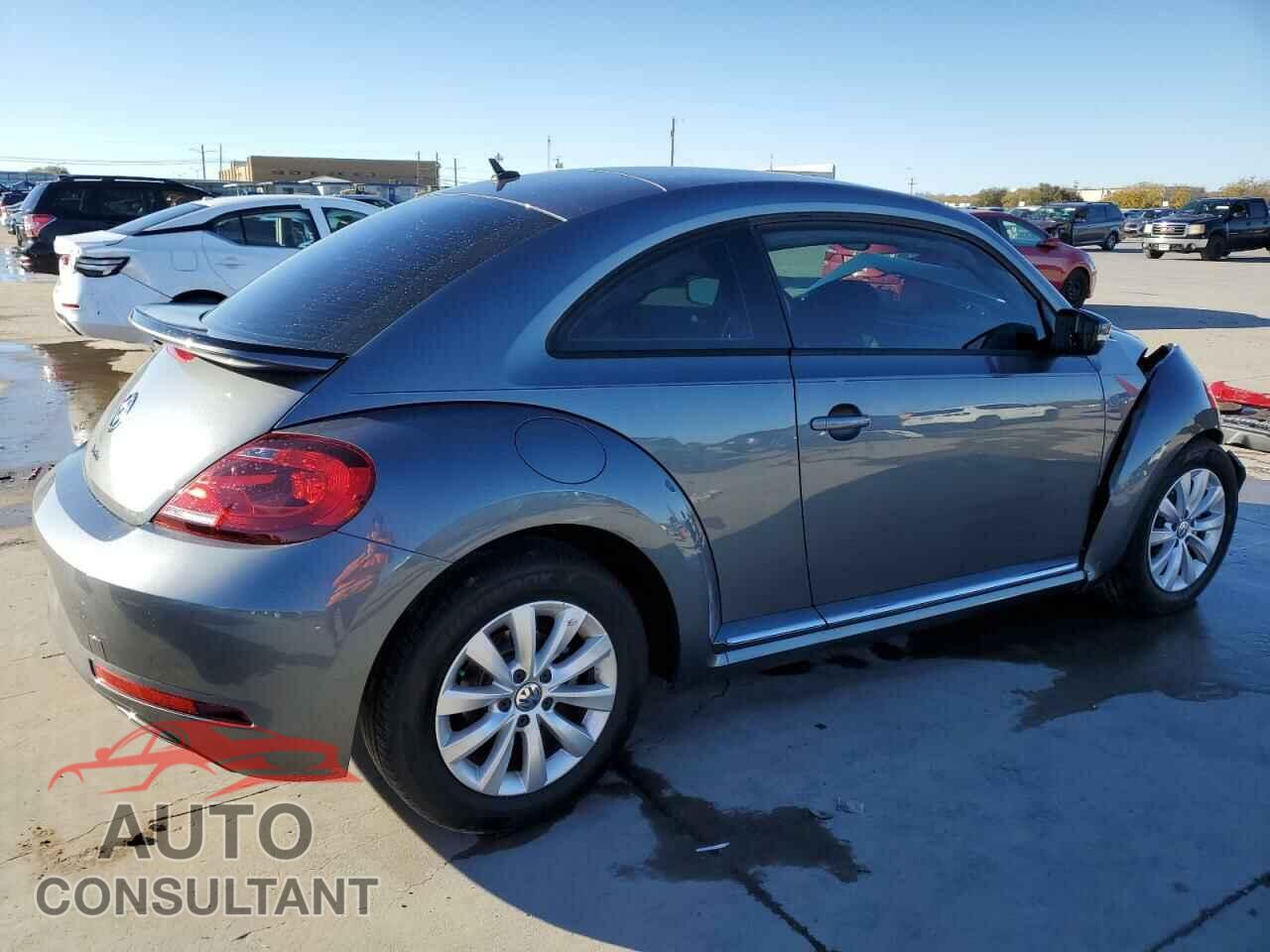 VOLKSWAGEN BEETLE 2019 - 3VWFD7AT2KM710921