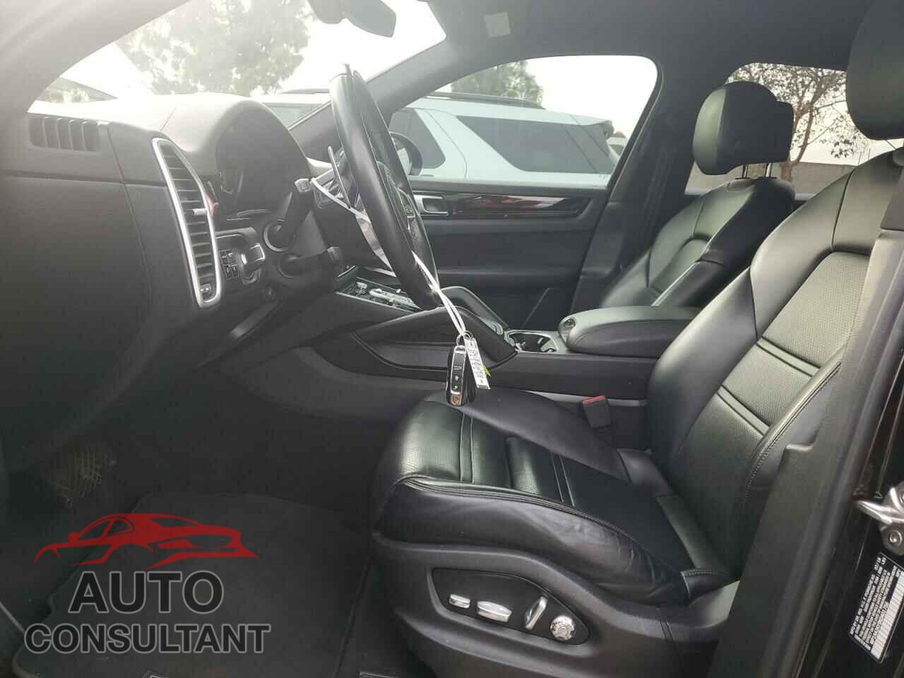 PORSCHE CAYENNE 2019 - WP1AA2AY9KDA01756