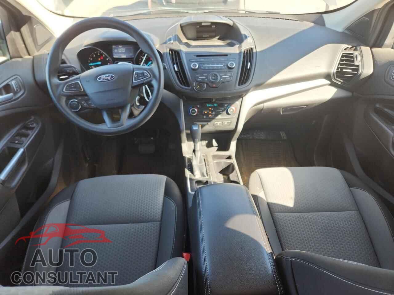 FORD ESCAPE 2017 - 1FMCU9GD3HUA25439