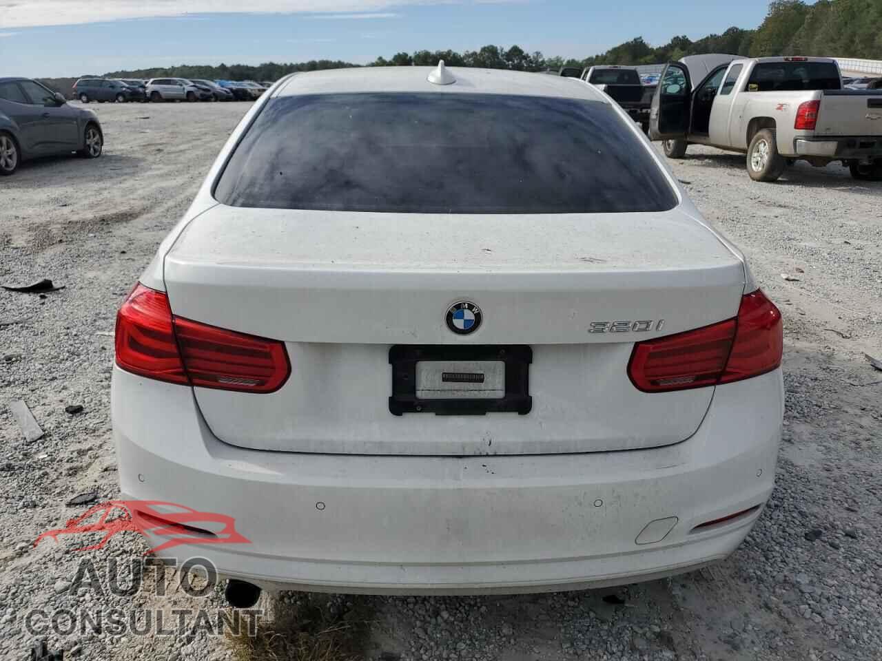 BMW 3 SERIES 2017 - WBA8E1G30HNU17494