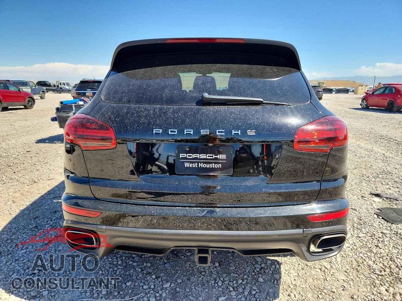 PORSCHE CAYENNE 2016 - WP1AF2A25GKA41476