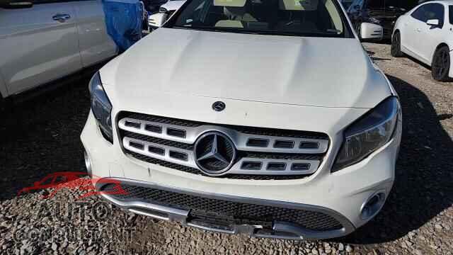 MERCEDES-BENZ GLA-CLASS 2018 - WDCTG4GB2JJ405015