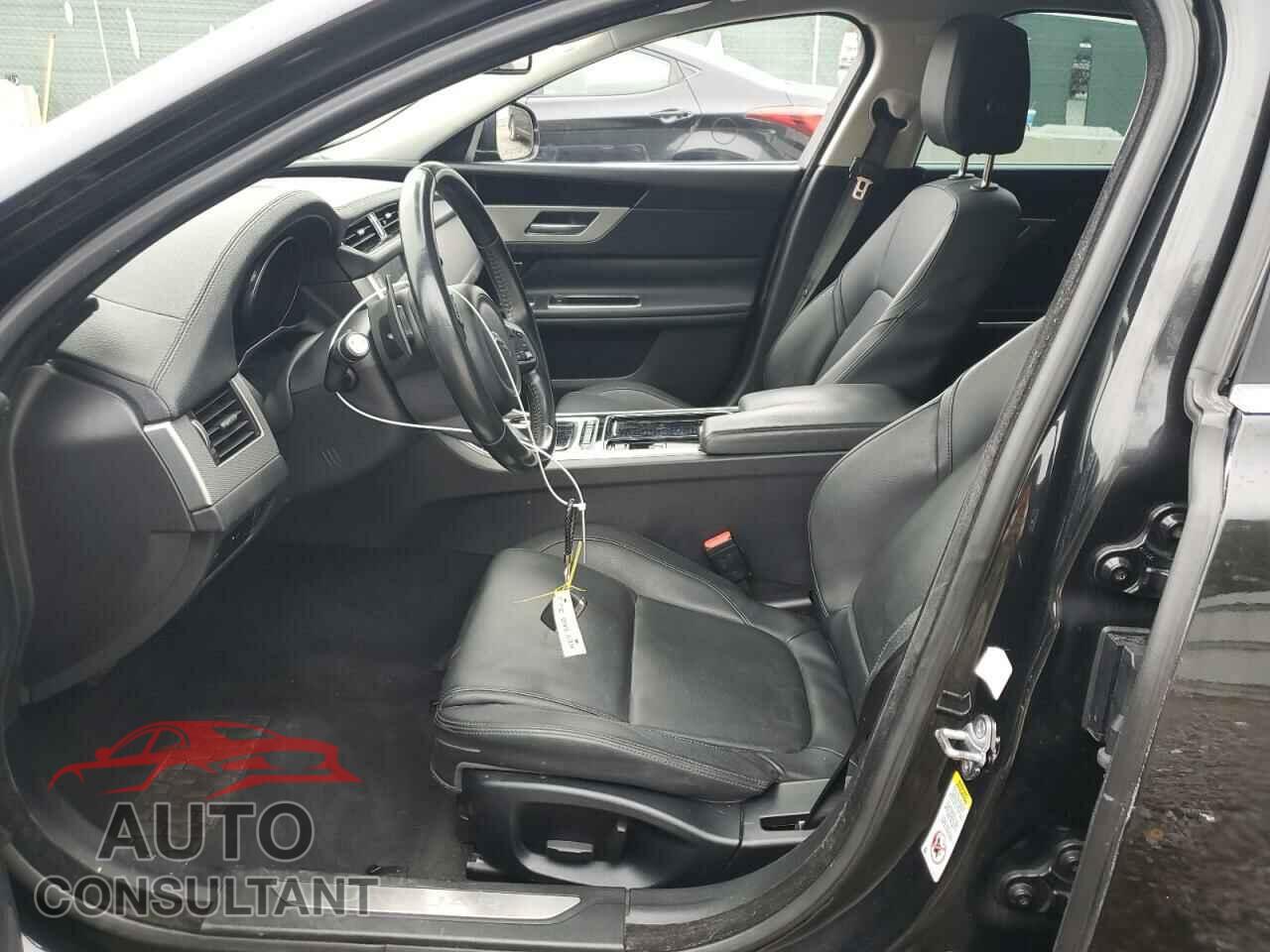 JAGUAR XF 2017 - SAJBD4BVXHCY35547