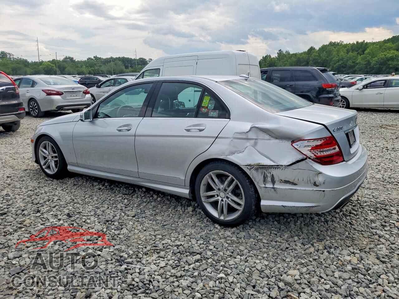 MERCEDES-BENZ C-CLASS 2012 - WDDGF8BB7CR239996