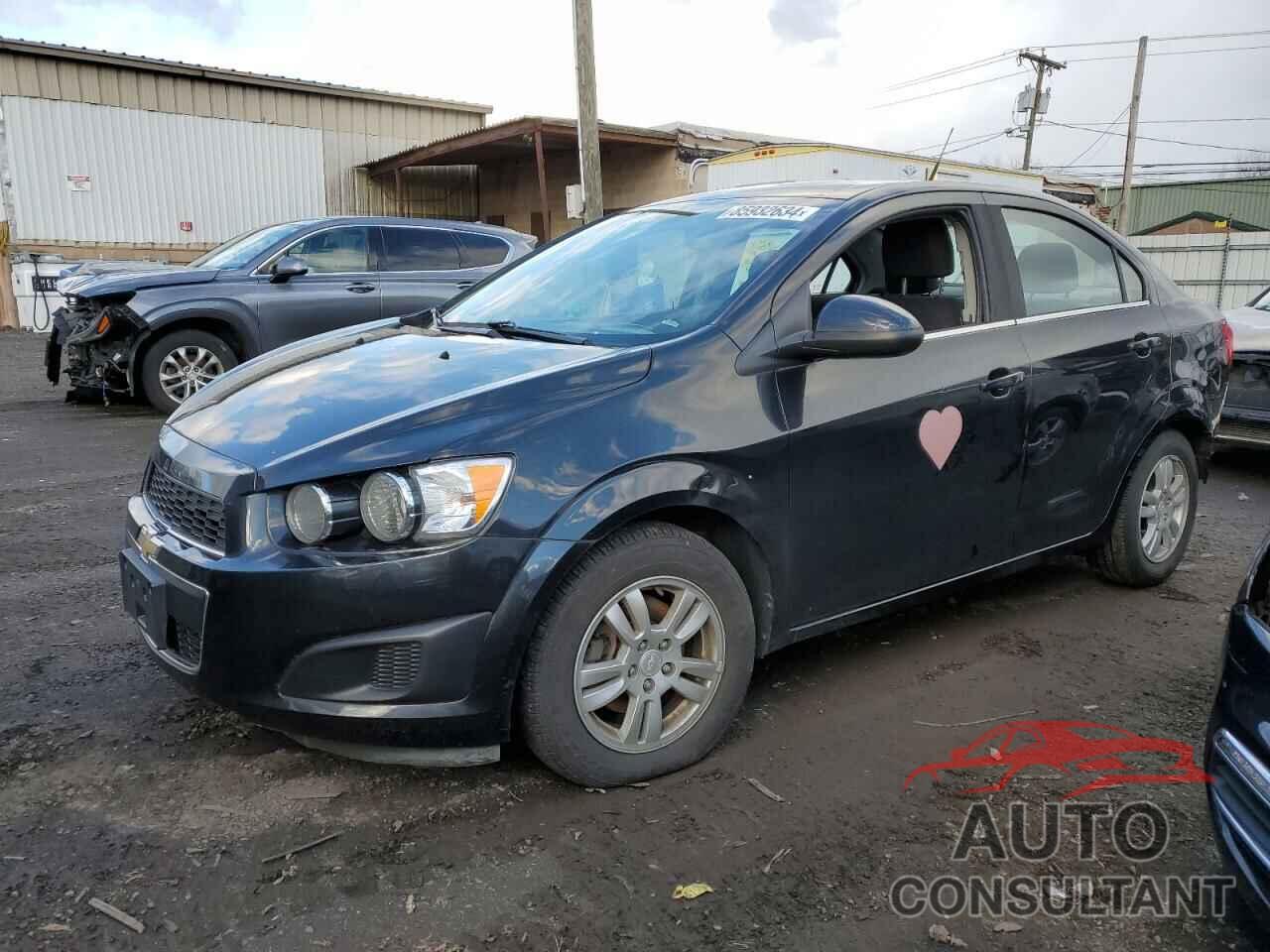 CHEVROLET SONIC 2013 - 1G1JC5SH2D4236040