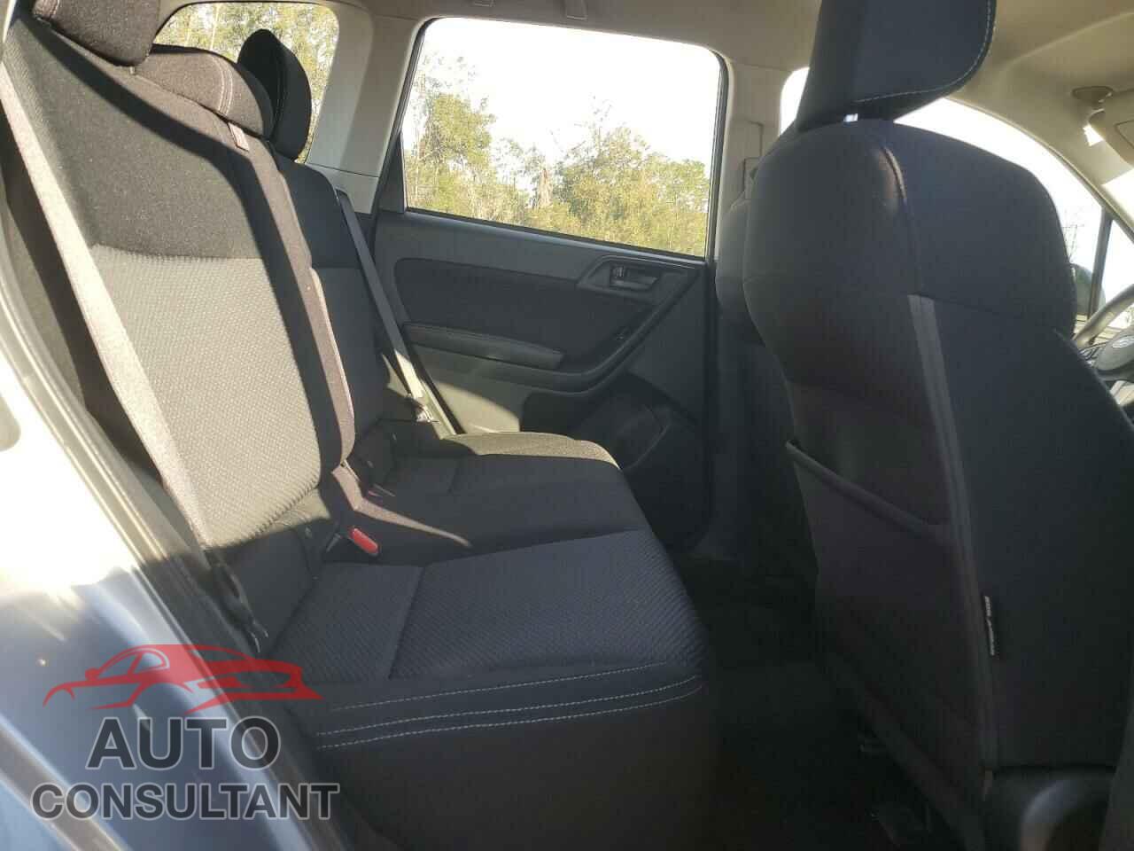 SUBARU FORESTER 2017 - JF2SJAAC0HH505605