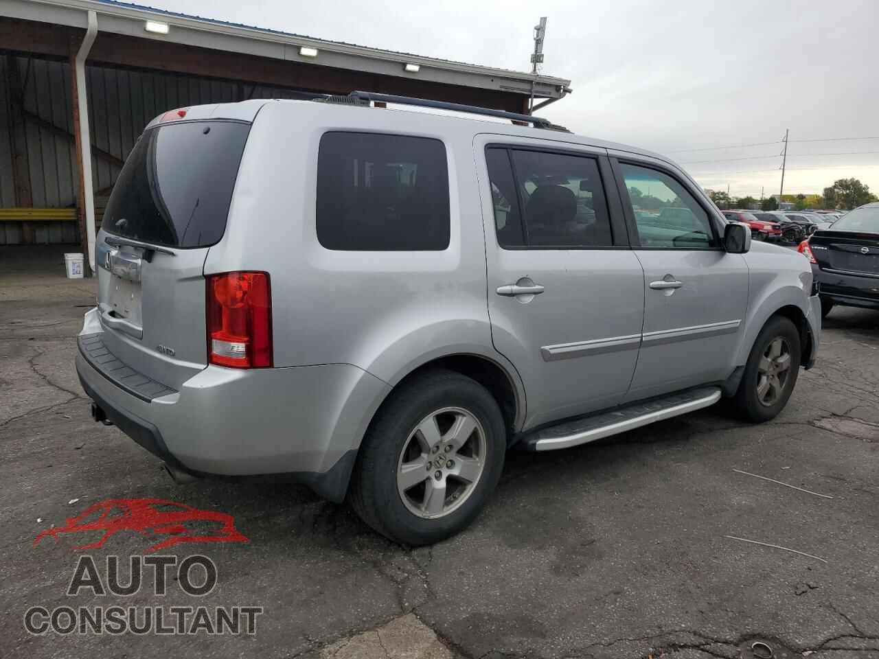 HONDA PILOT 2011 - 5FNYF4H50BB010265