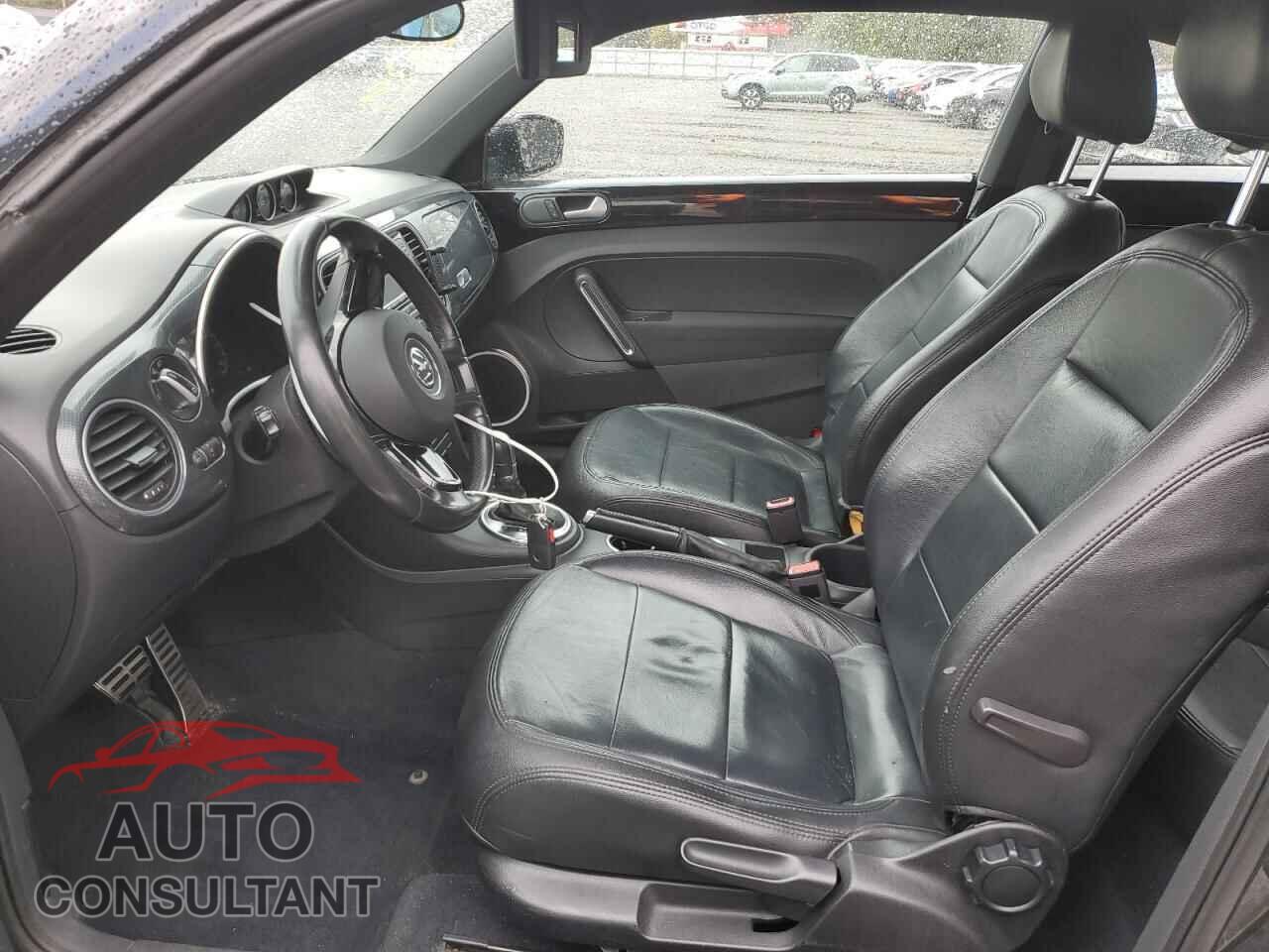 VOLKSWAGEN BEETLE 2012 - 3VWVA7AT8CM659642