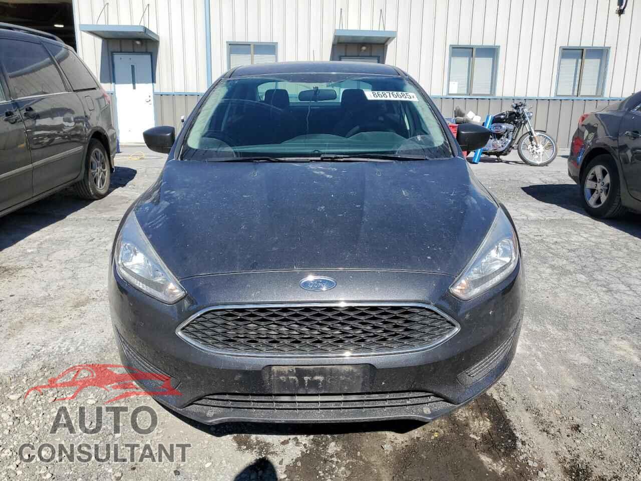 FORD FOCUS 2017 - 1FADP3E27HL218624