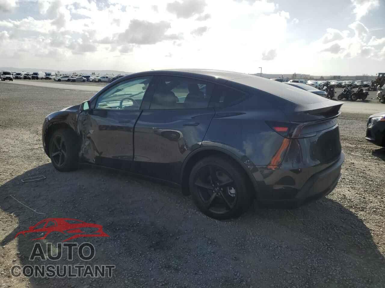 TESLA MODEL Y 2026 - 7SAYGDED2TF378699