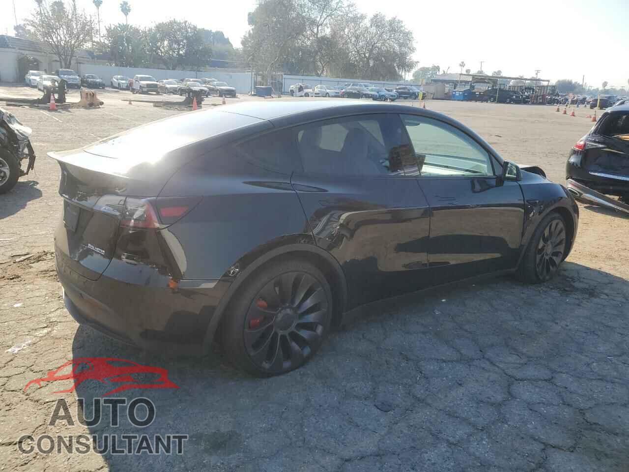 TESLA MODEL Y 2023 - 7SAYGDEFXPF967085