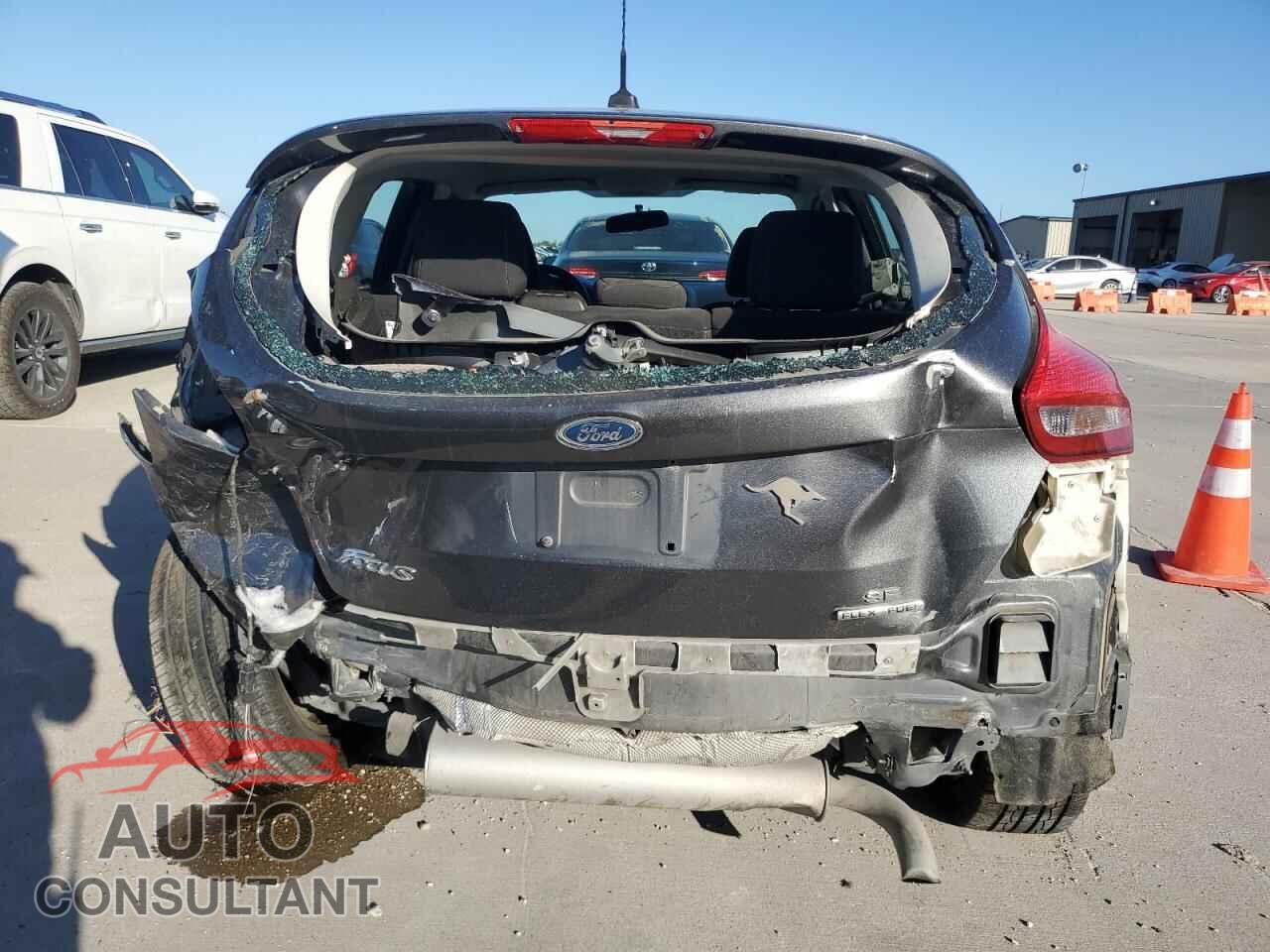FORD FOCUS 2016 - 1FADP3K21GL378839