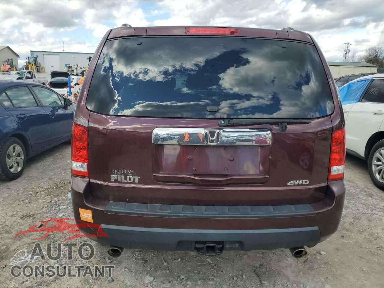 HONDA PILOT 2011 - 5FNYF4H50BB098573