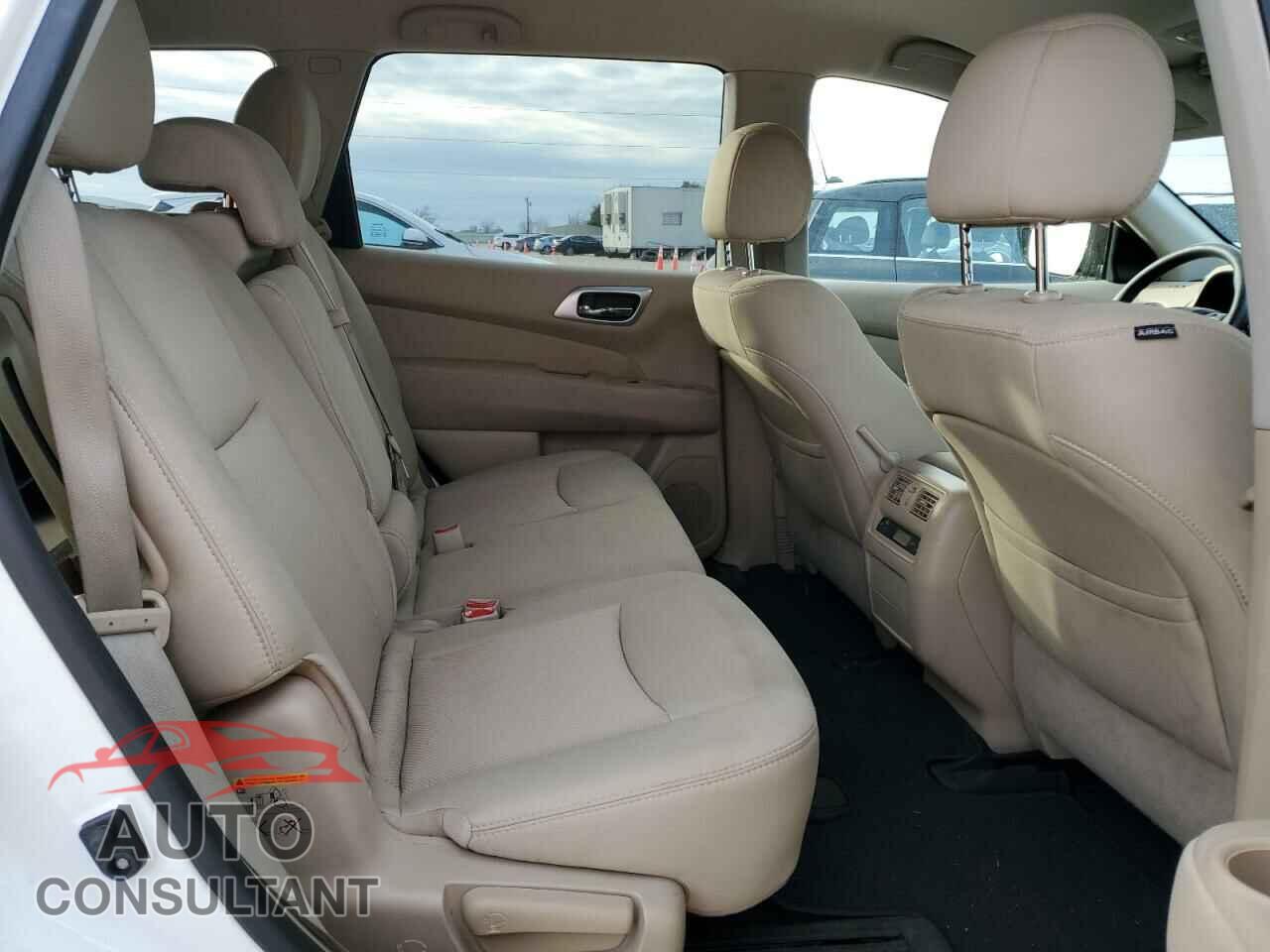 NISSAN PATHFINDER 2017 - 5N1DR2MNXHC901357