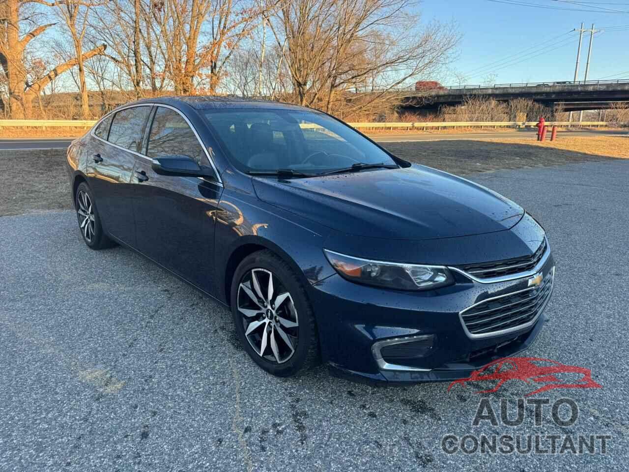 CHEVROLET MALIBU 2017 - 1G1ZE5ST5HF230843