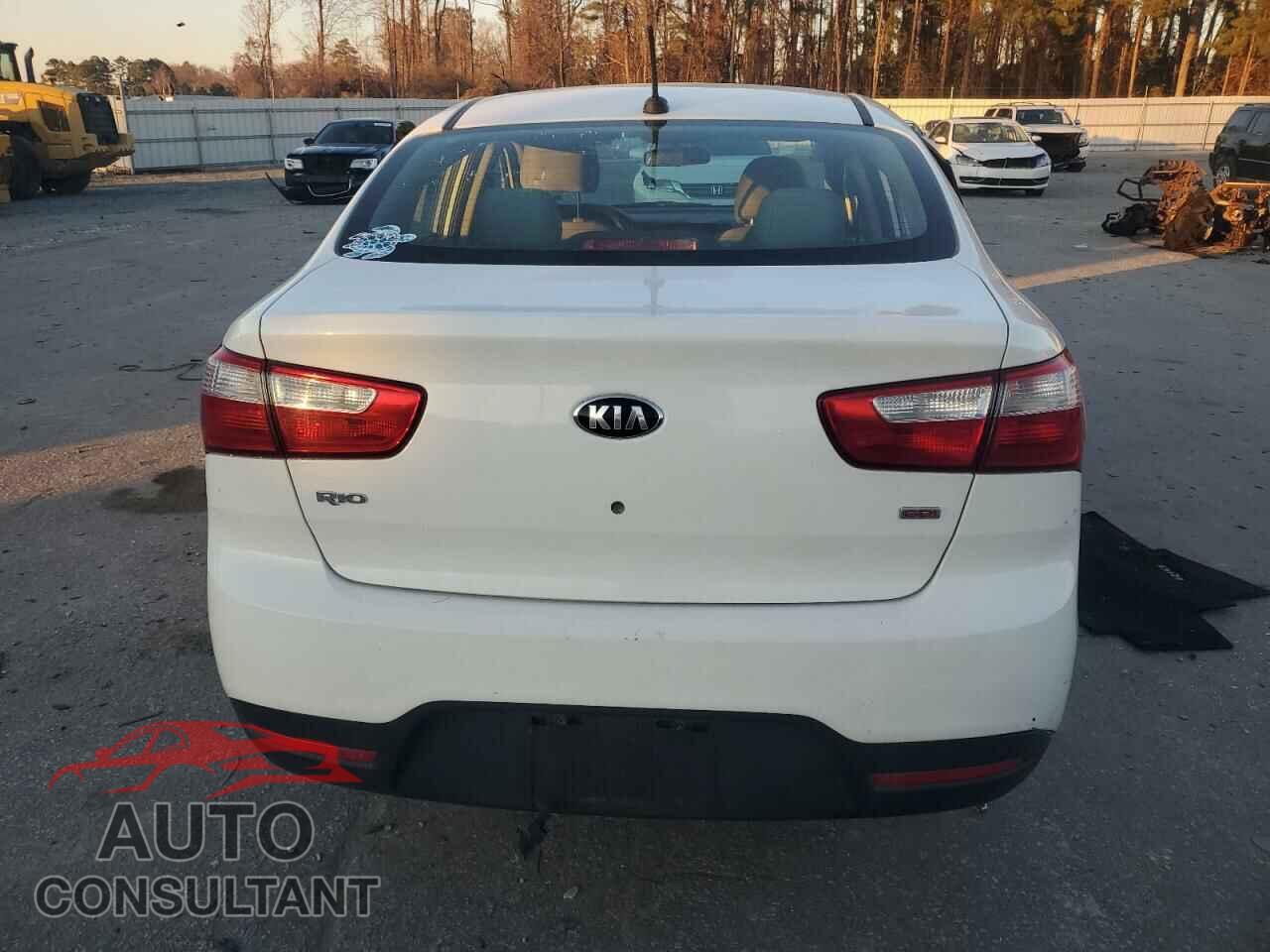 KIA RIO 2015 - KNADM4A39F6529598