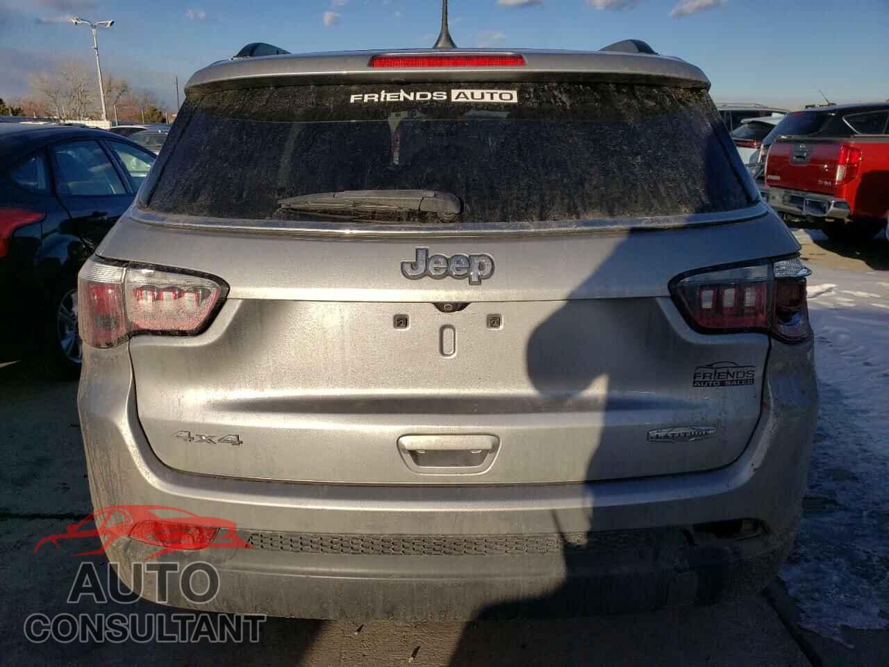 JEEP COMPASS 2018 - 3C4NJDBB3JT355645