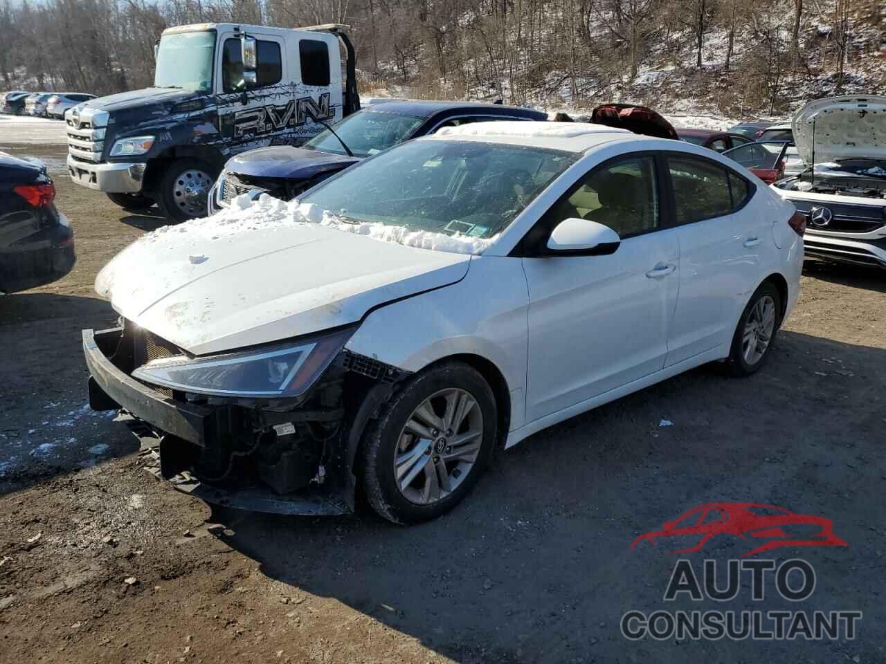 HYUNDAI ELANTRA 2019 - 5NPD84LF3KH432847