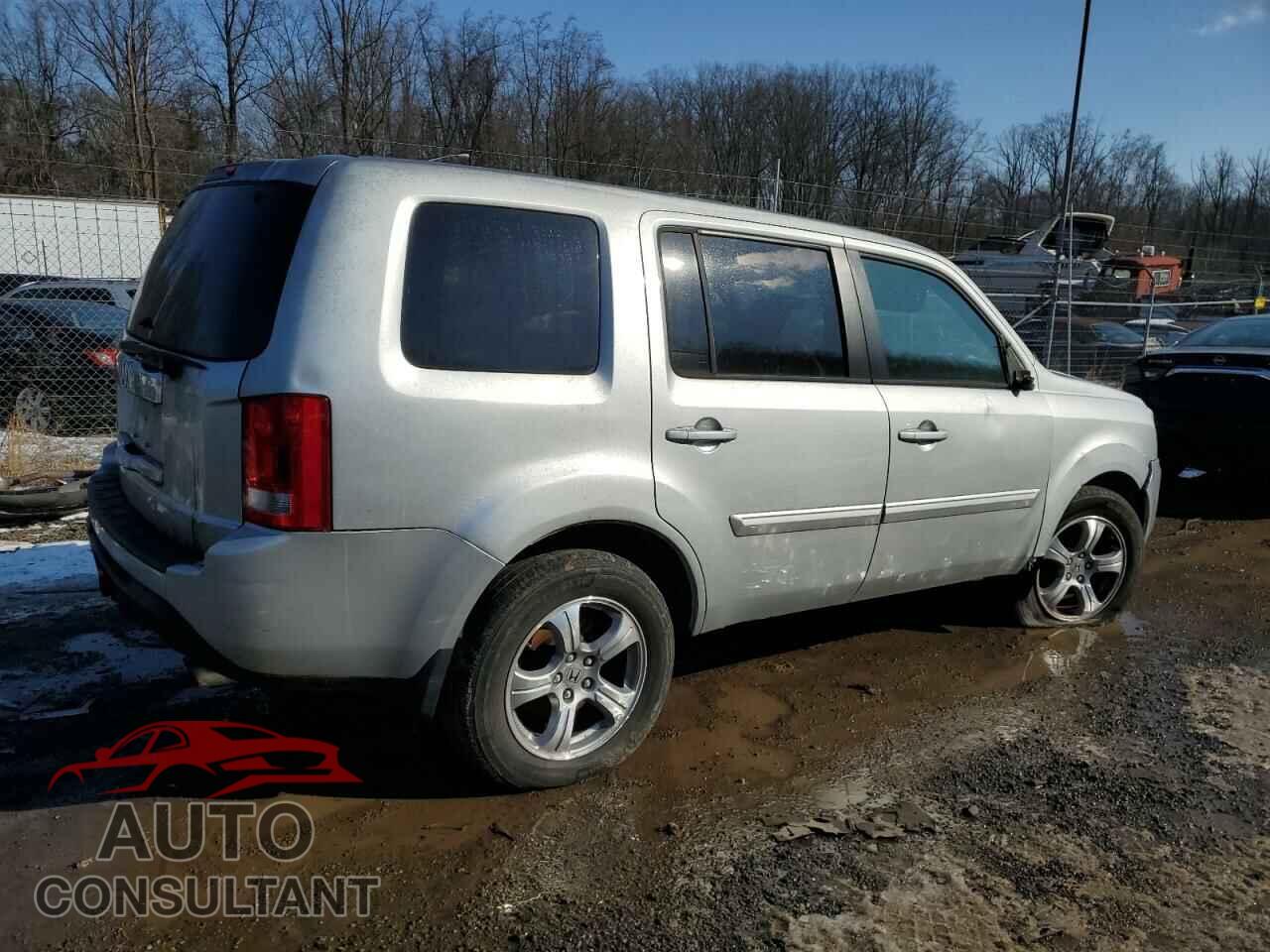 HONDA PILOT 2013 - 5FNYF3H57DB011684