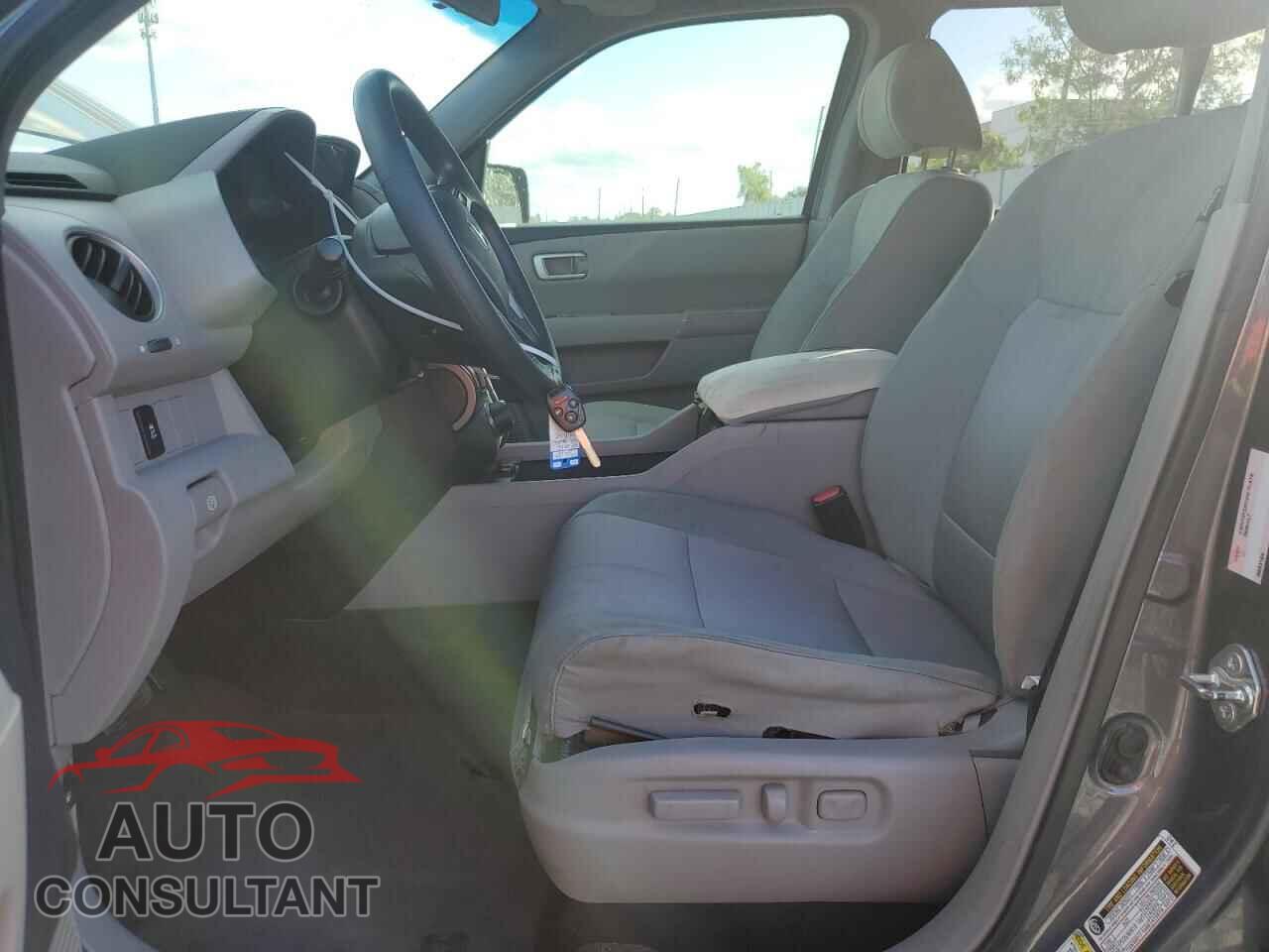 HONDA PILOT 2015 - 5FNYF3H31FB032161