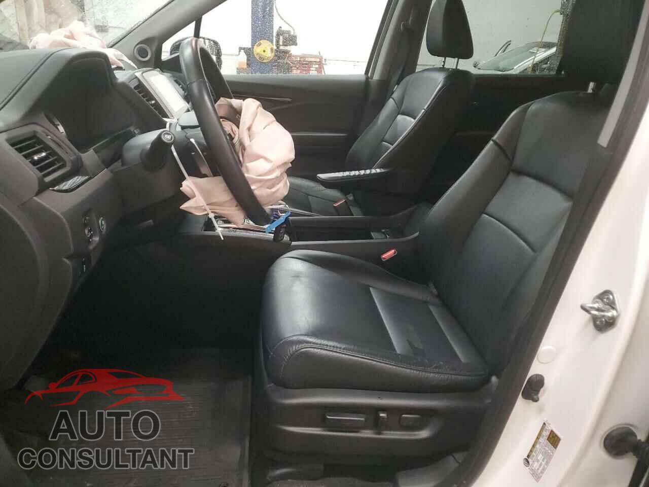 HONDA PILOT 2017 - 5FNYF6H96HB044332
