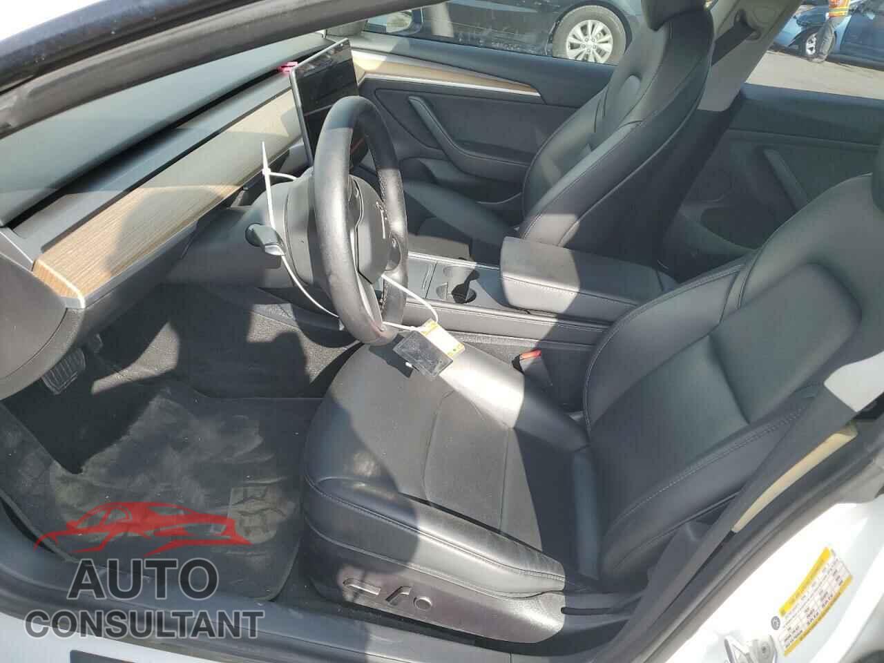 TESLA MODEL 3 2021 - 5YJ3E1EB8MF046231