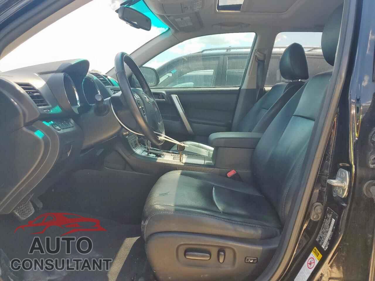 TOYOTA HIGHLANDER 2013 - 5TDBK3EH8DS216538