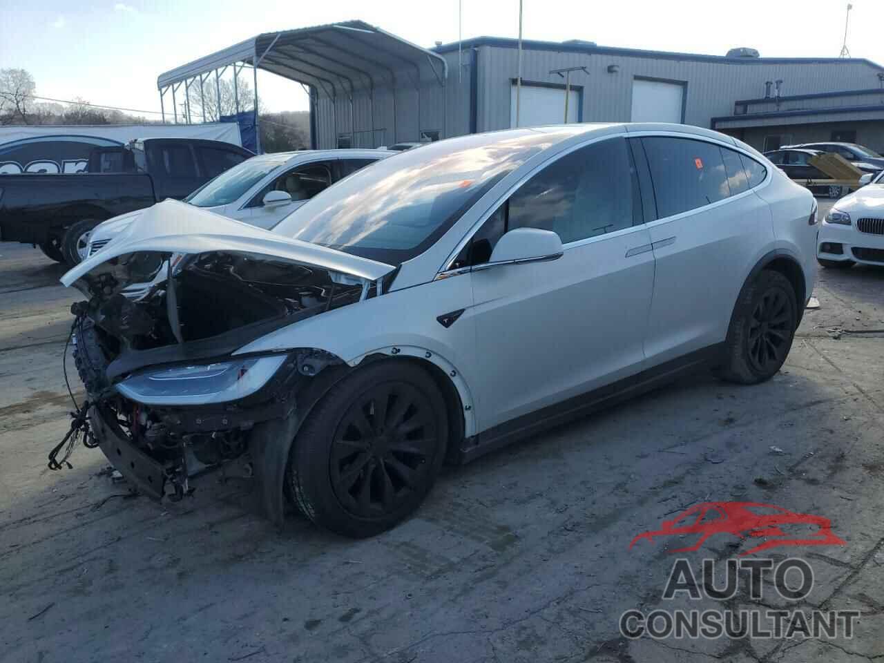 TESLA MODEL X 2019 - 5YJXCAE2XKF152636