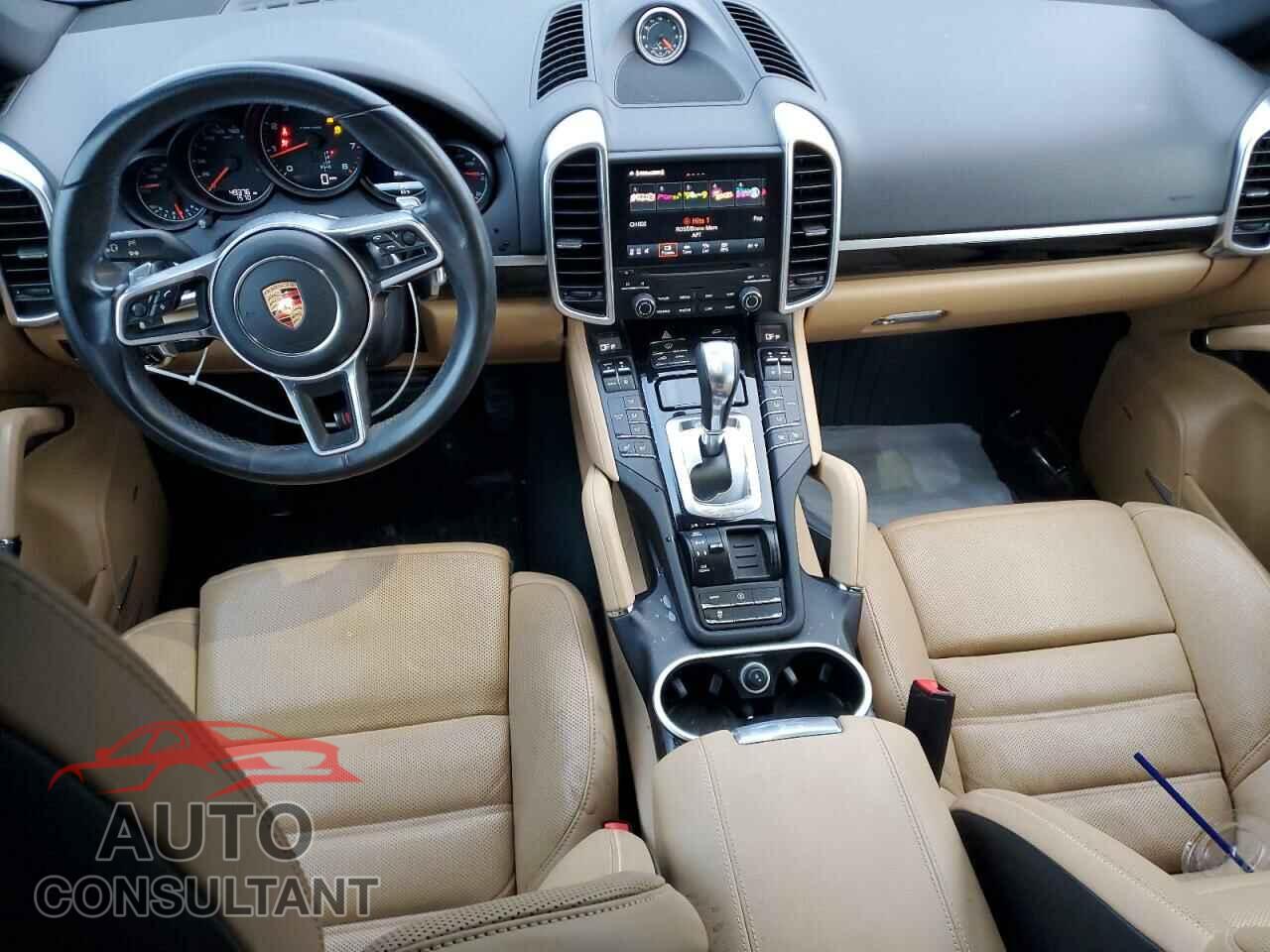 PORSCHE CAYENNE 2018 - WP1AA2A2XJKA07393