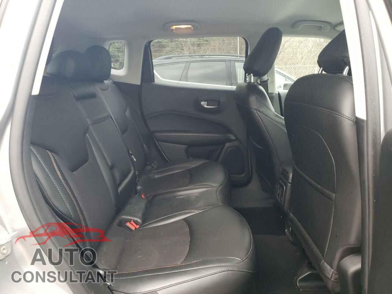 JEEP COMPASS 2020 - 3C4NJDBB6LT100572