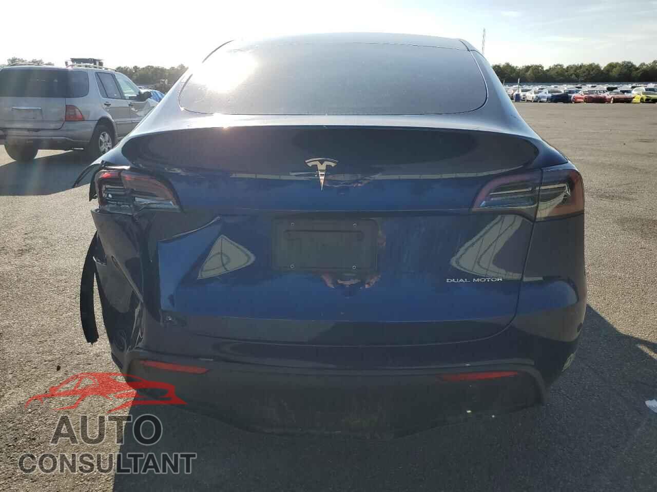TESLA MODEL Y 2023 - 7SAYGDEE6PF633076