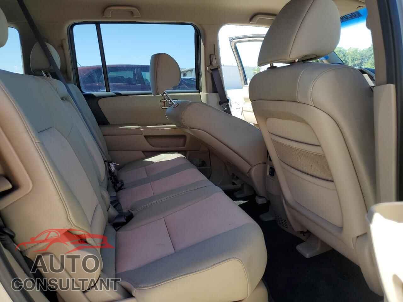HONDA PILOT 2011 - 5FNYF3H48BB009253