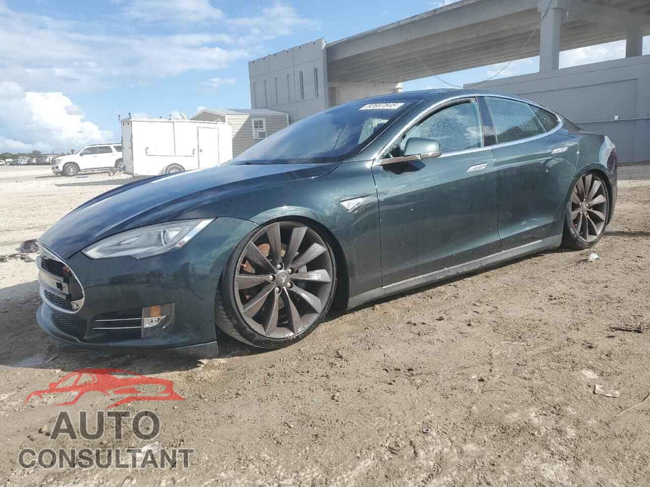 TESLA MODEL S 2013 - 5YJSA1CPXDFP10826