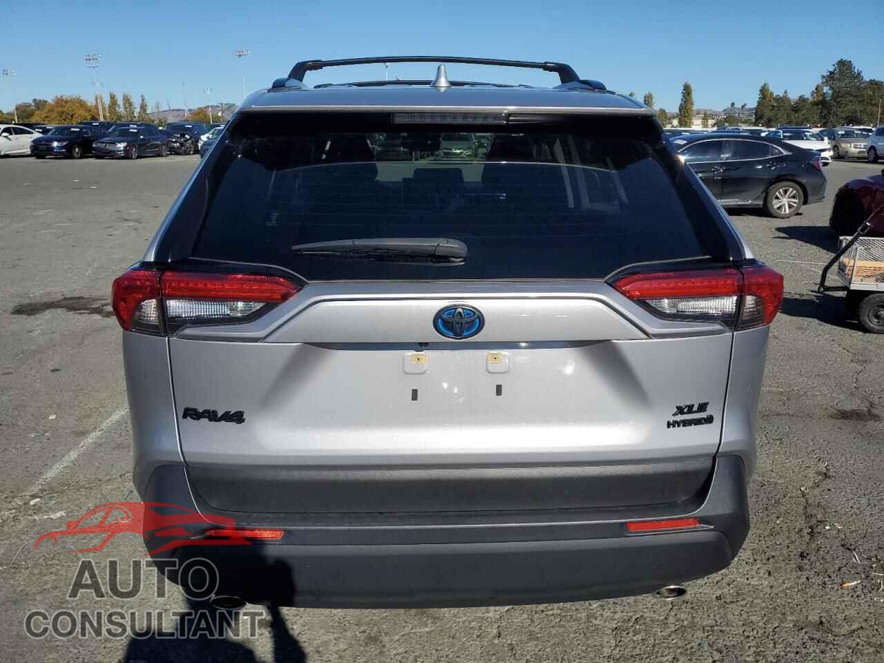 TOYOTA RAV4 2024 - JTMRWRFVXRD214366