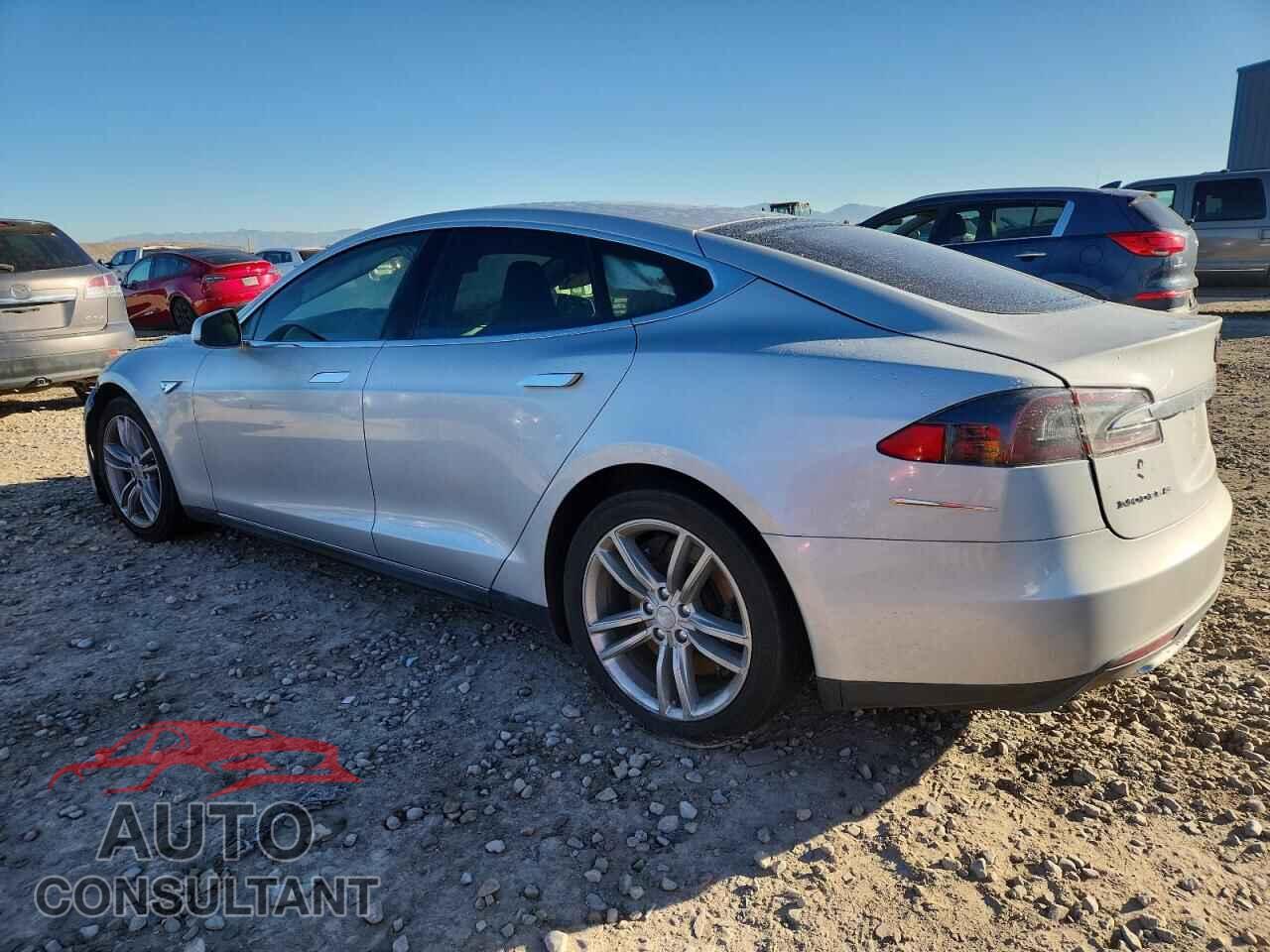 TESLA MODEL S 2013 - 5YJSA1AG2DFP09401