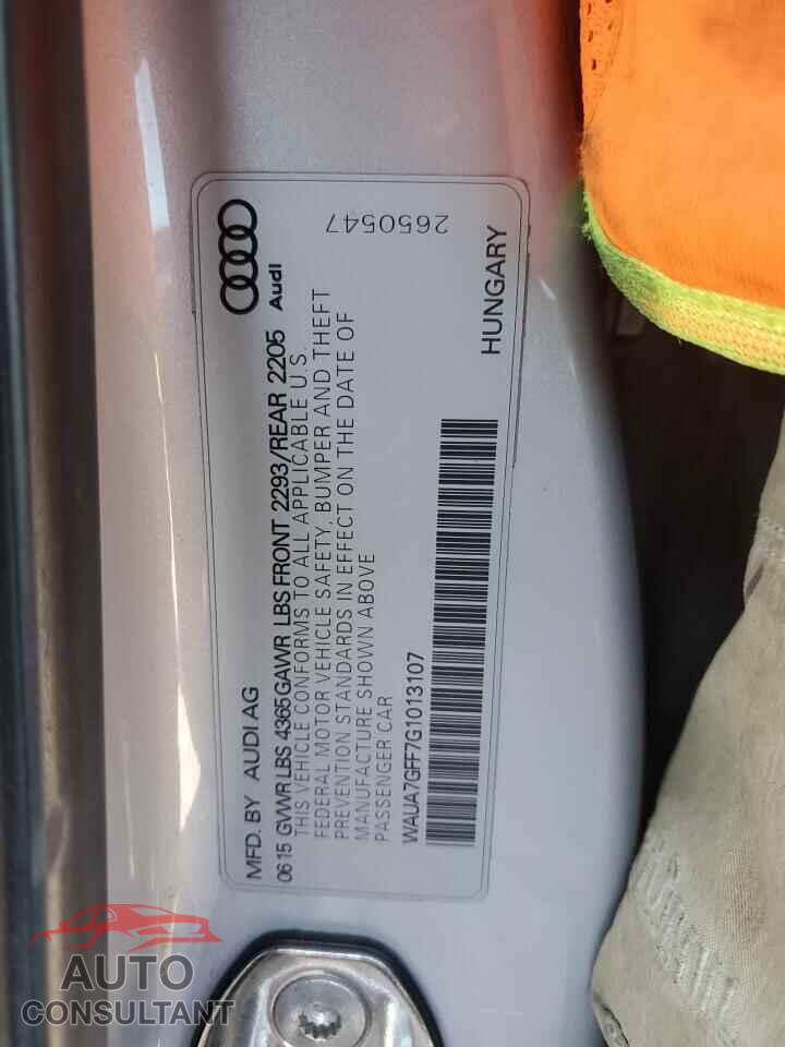 AUDI A3 2016 - WAUA7GFF7G1013107