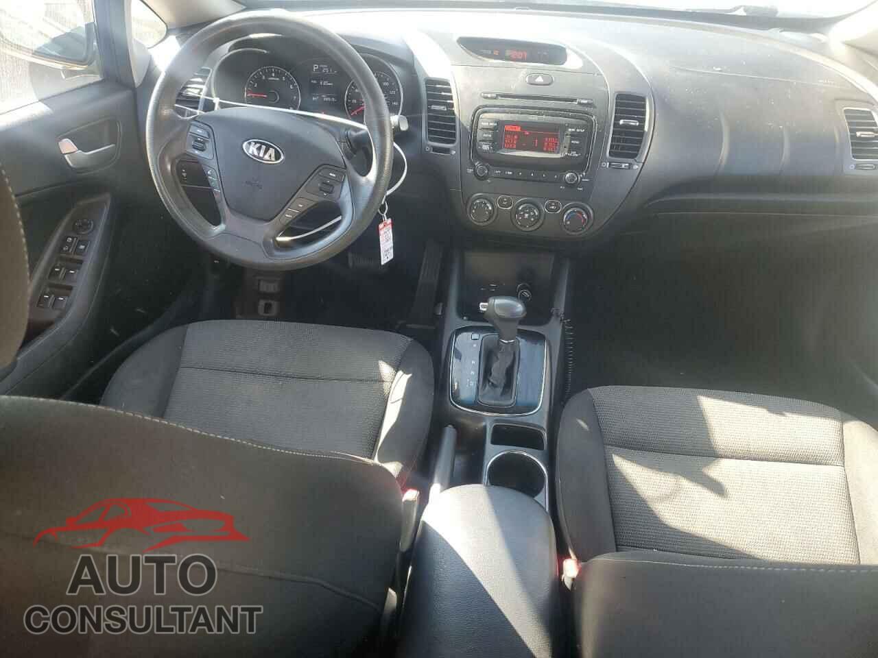 KIA FORTE 2017 - 3KPFK4A76HE038942
