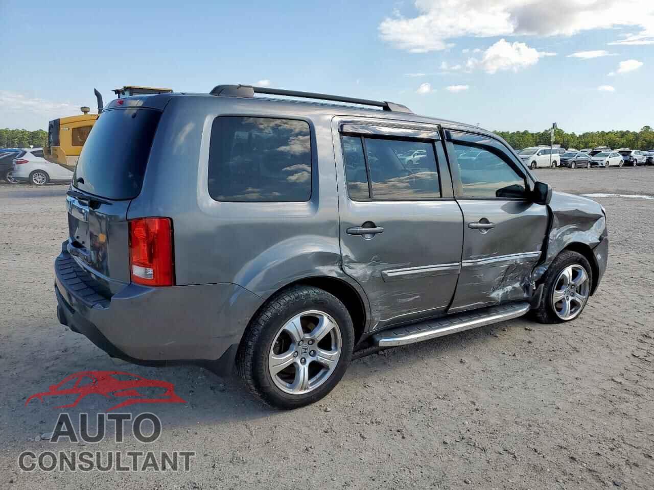 HONDA PILOT 2013 - 5FNYF3H5XDB010867