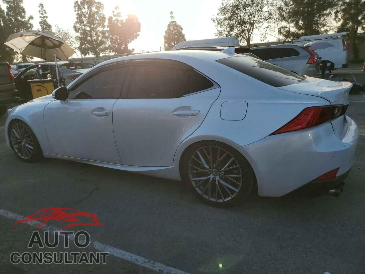 LEXUS IS 2018 - JTHBA1D23J5082459