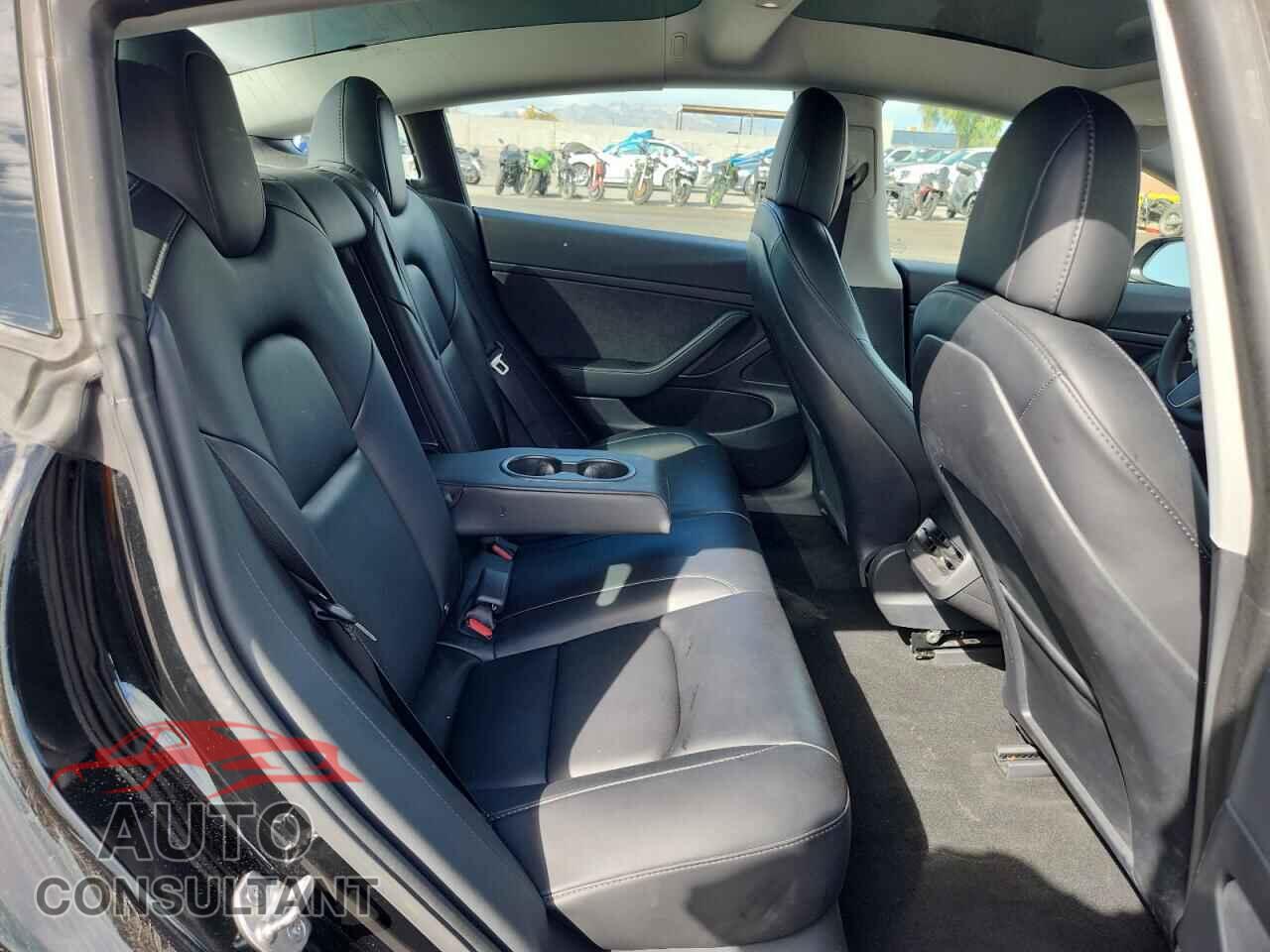TESLA MODEL 3 2021 - 5YJ3E1EAXMF875714