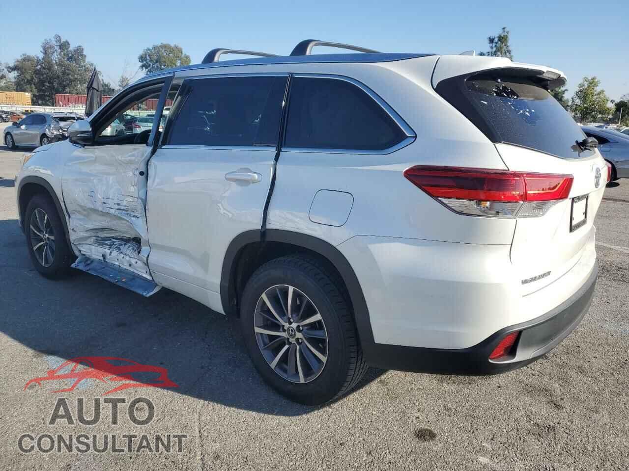 TOYOTA HIGHLANDER 2018 - 5TDKZRFH9JS532264